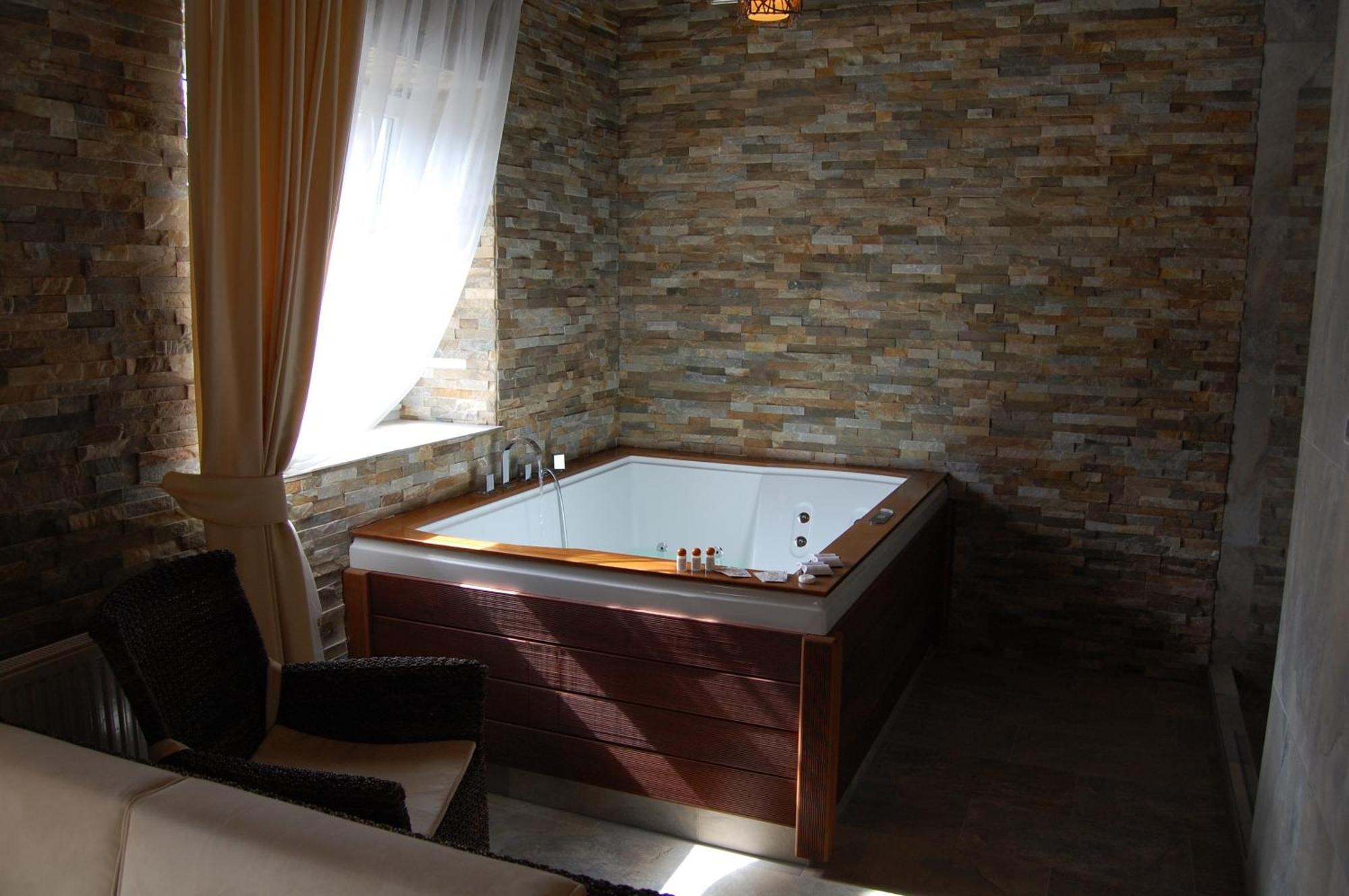 Hotel Richtr Frydek-Mistek Bagian luar foto